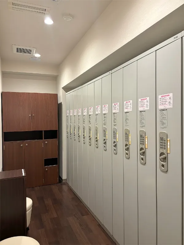 新宿新南口店　スライド画像　04